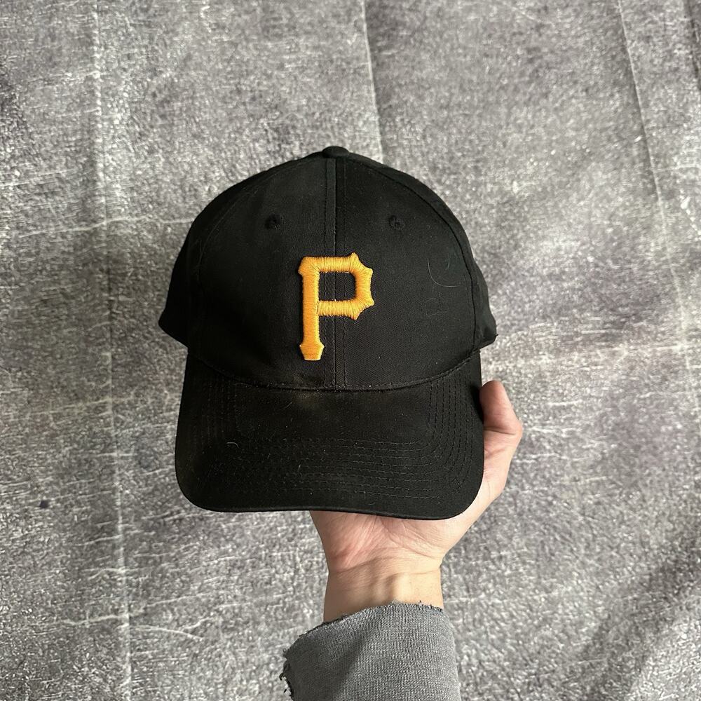 Men's Vintage 90's Pittsburgh Pirates Black Yellow Plain Logo Snapback Hat Cap